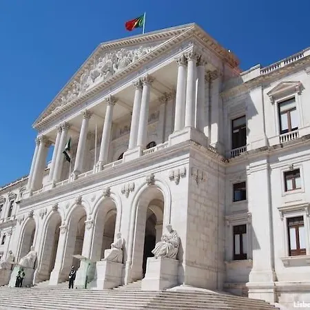 Close Palacio De Sao Bento Quarto em Acomodações Particulares *